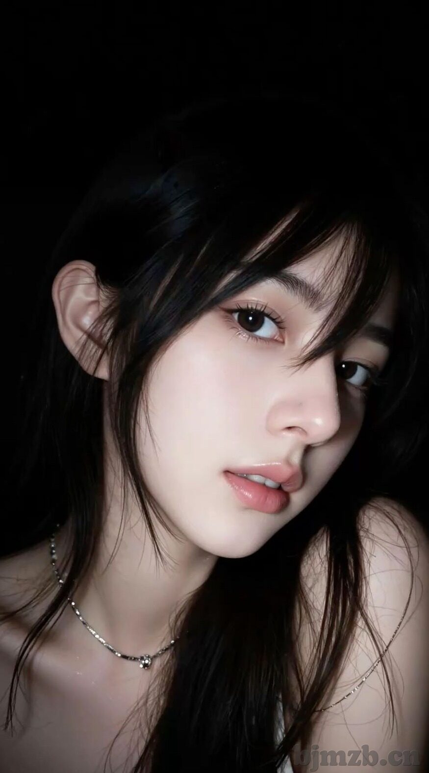 色干人妻-探索人妻的色彩与坚韧——生活中的另一番风景